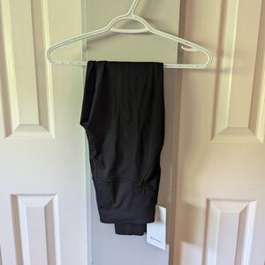 NWT LULU BASE PACE HR TIGHT SIZE 6 / 28"